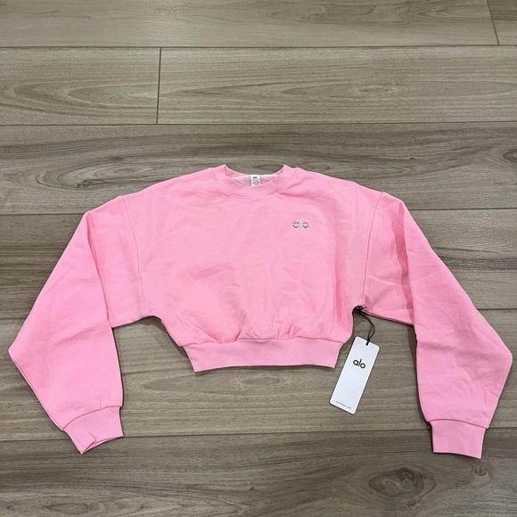 Alo Yoga 💗 NWT Cropped Accolade Crewneck in Sweet Pink - S - Picture 6 of 12